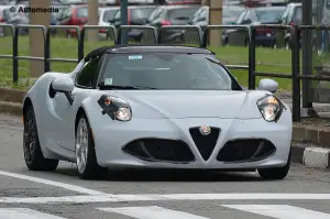 Alfa Romeo 4C Spider - Foto spia 10-06-2014