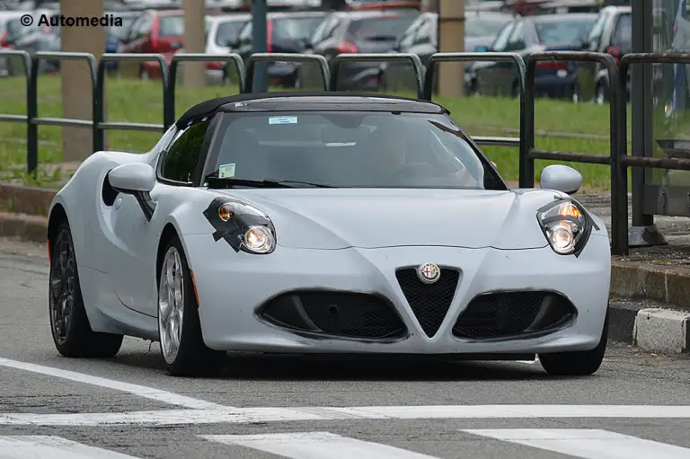 Alfa Romeo 4C Spider - Foto spia 10-06-2014 - 1