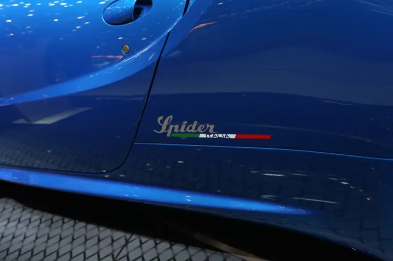 Alfa Romeo 4C Spider Italia (foto live) - Salone di Ginevra 2018 - 4