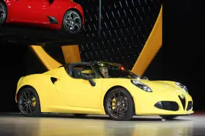 Alfa Romeo 4C Spider - Salone di Detroit 2015 - 4