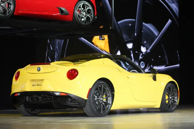 Alfa Romeo 4C Spider - Salone di Detroit 2015 - 11