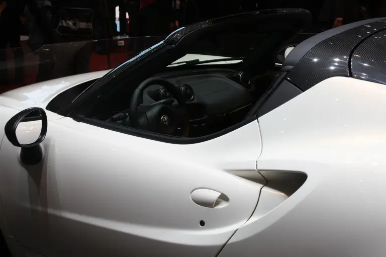 Alfa Romeo 4C Spider - Salone di Ginevra 2014 - 2