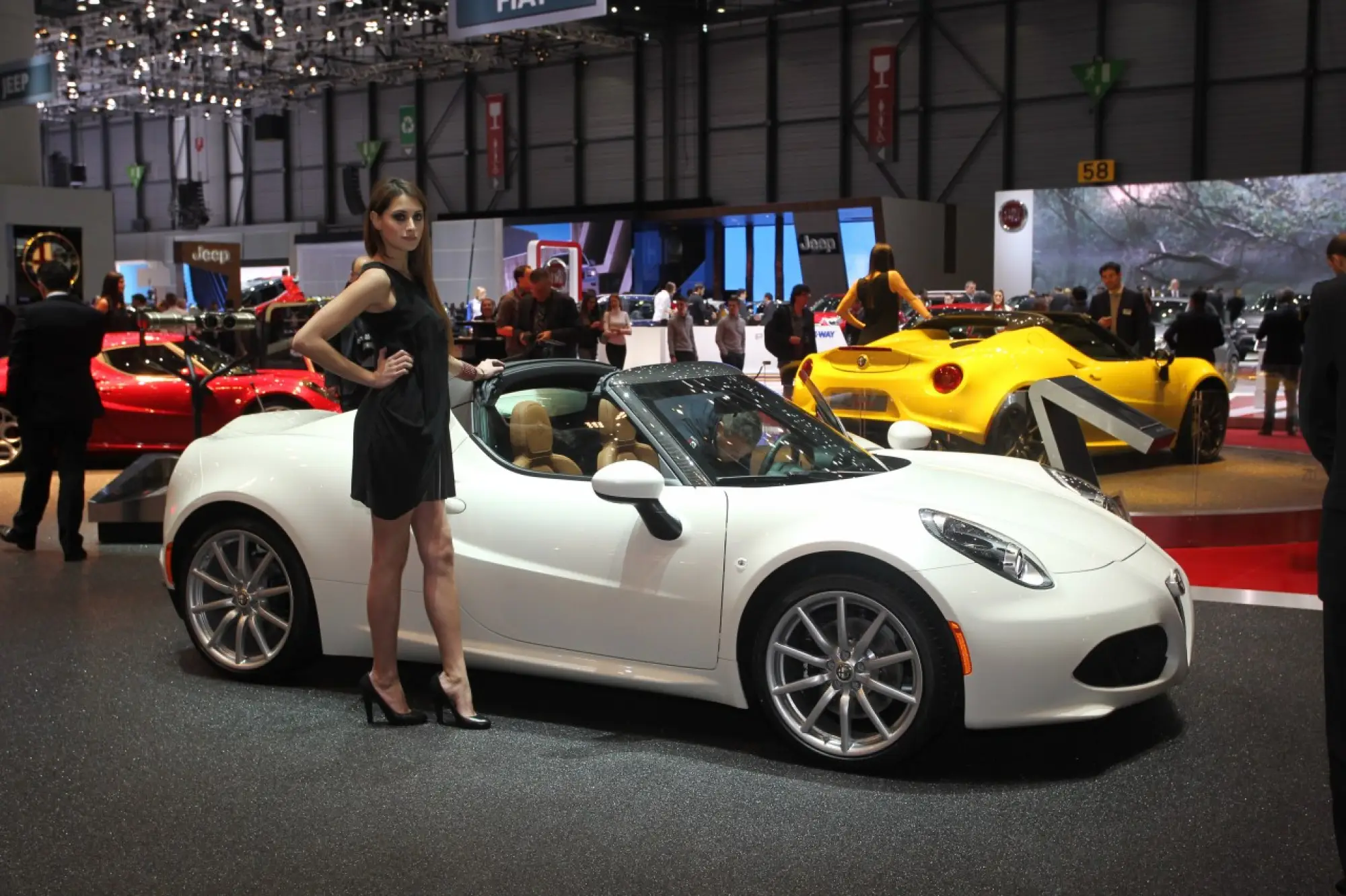 Alfa Romeo 4C Spider - Salone di Ginevra 2015 - 5