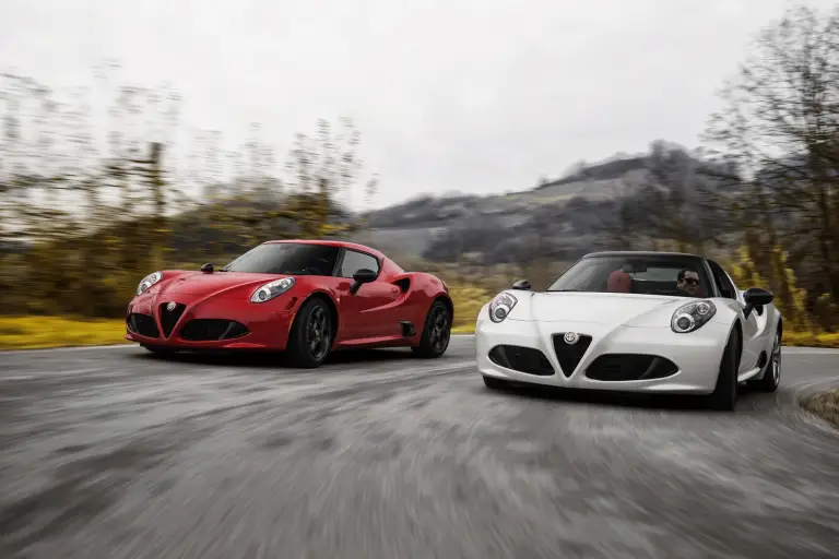 Alfa Romeo 4C Spider   - 5