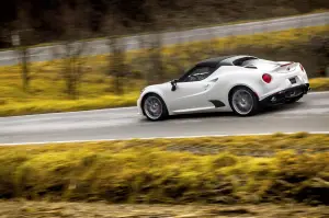 Alfa Romeo 4C Spider   - 15