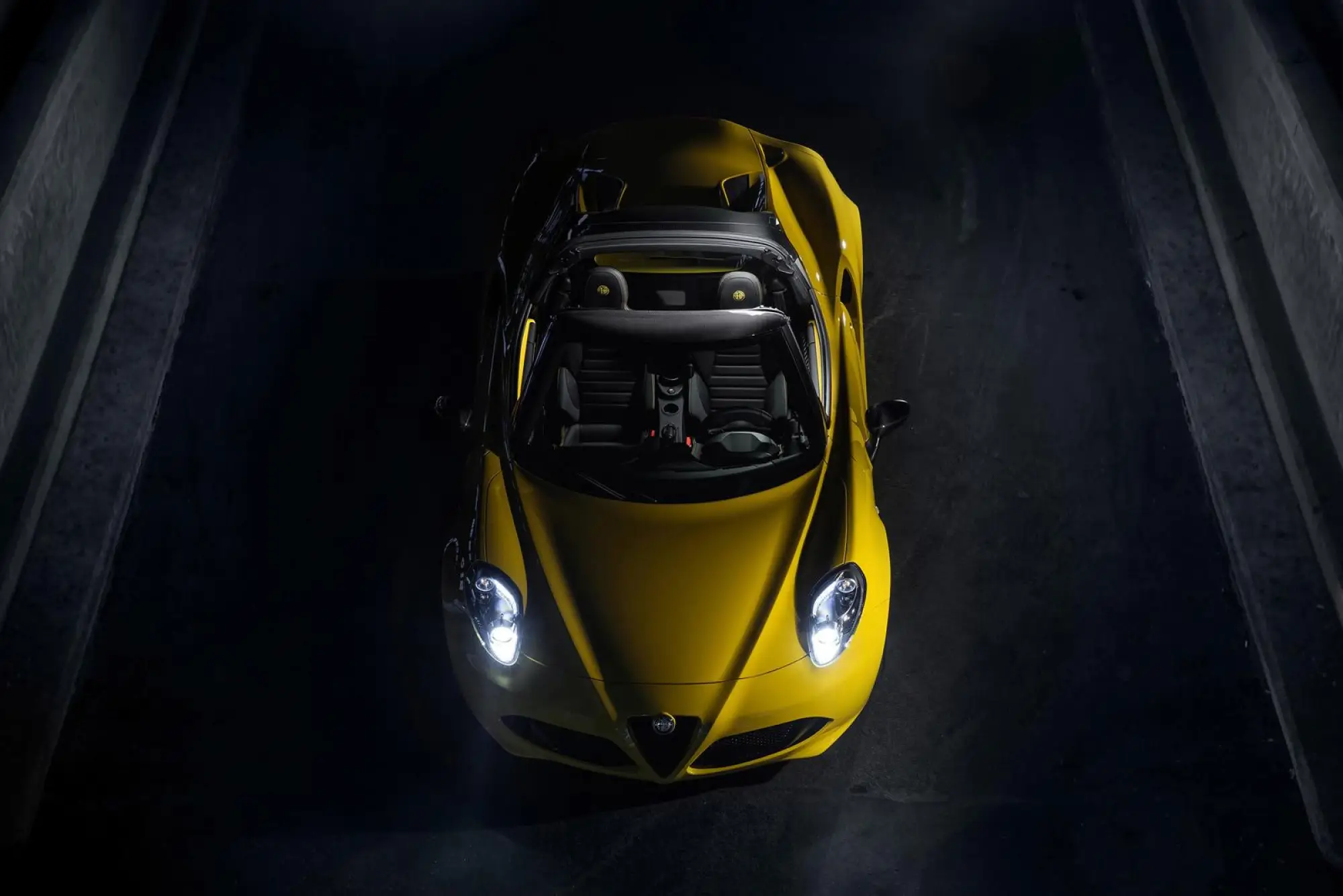 Alfa Romeo 4C Spider   - 26