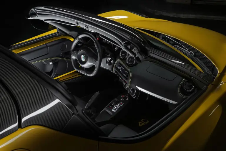 Alfa Romeo 4C Spider   - 27