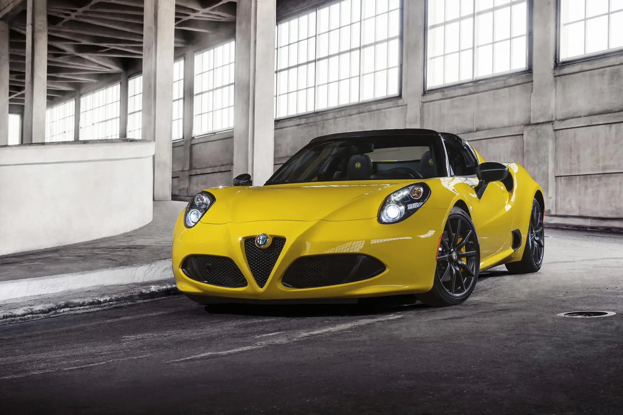 Alfa Romeo 4C Spider   - 29