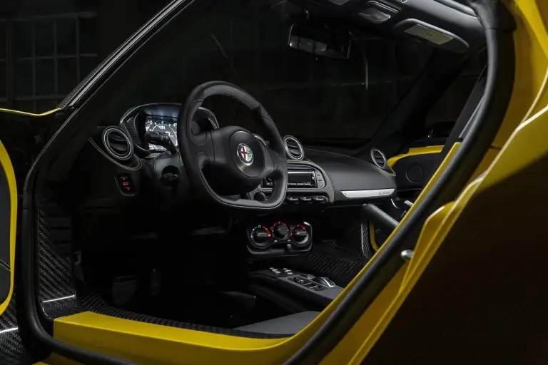 Alfa Romeo 4C Spider   - 32