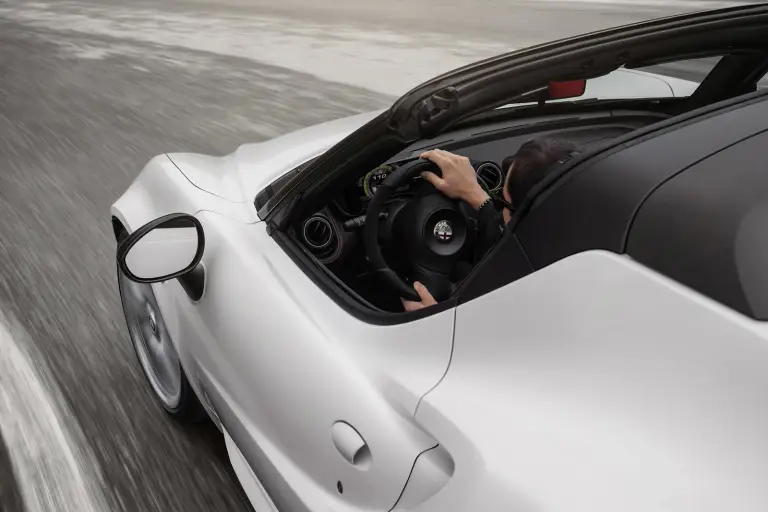 Alfa Romeo 4C Spider   - 34