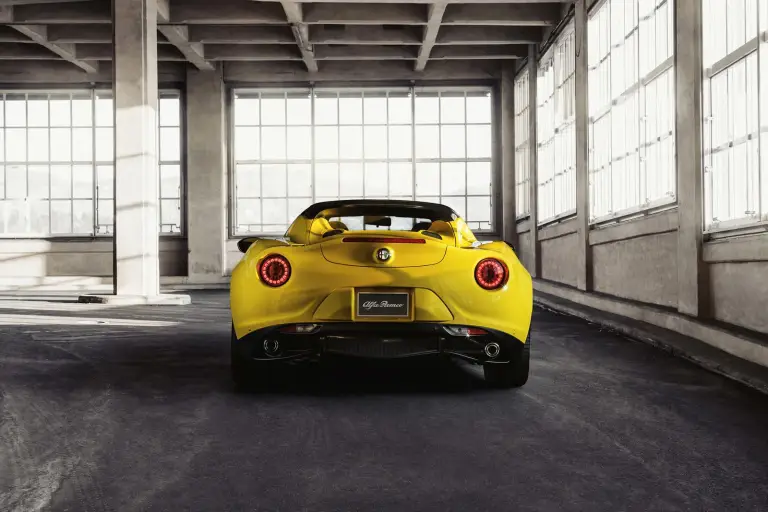 Alfa Romeo 4C Spider   - 55