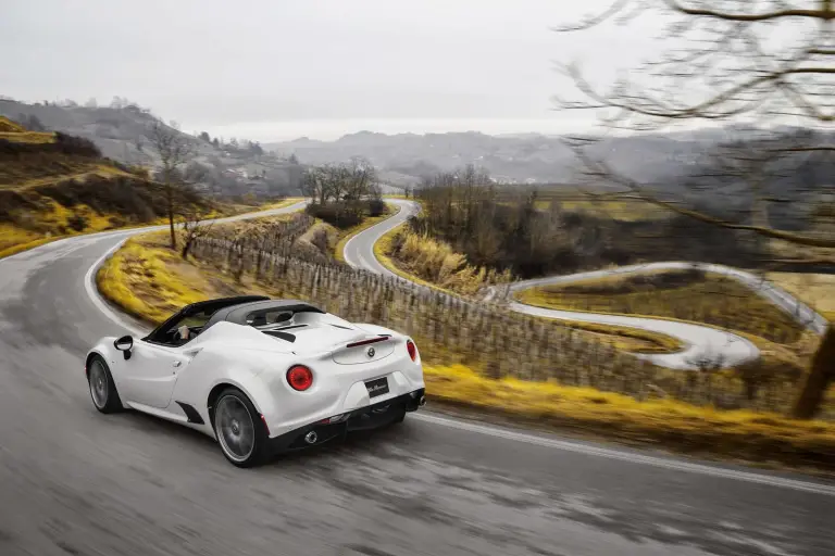 Alfa Romeo 4C Spider   - 57