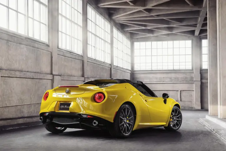 Alfa Romeo 4C Spider   - 61