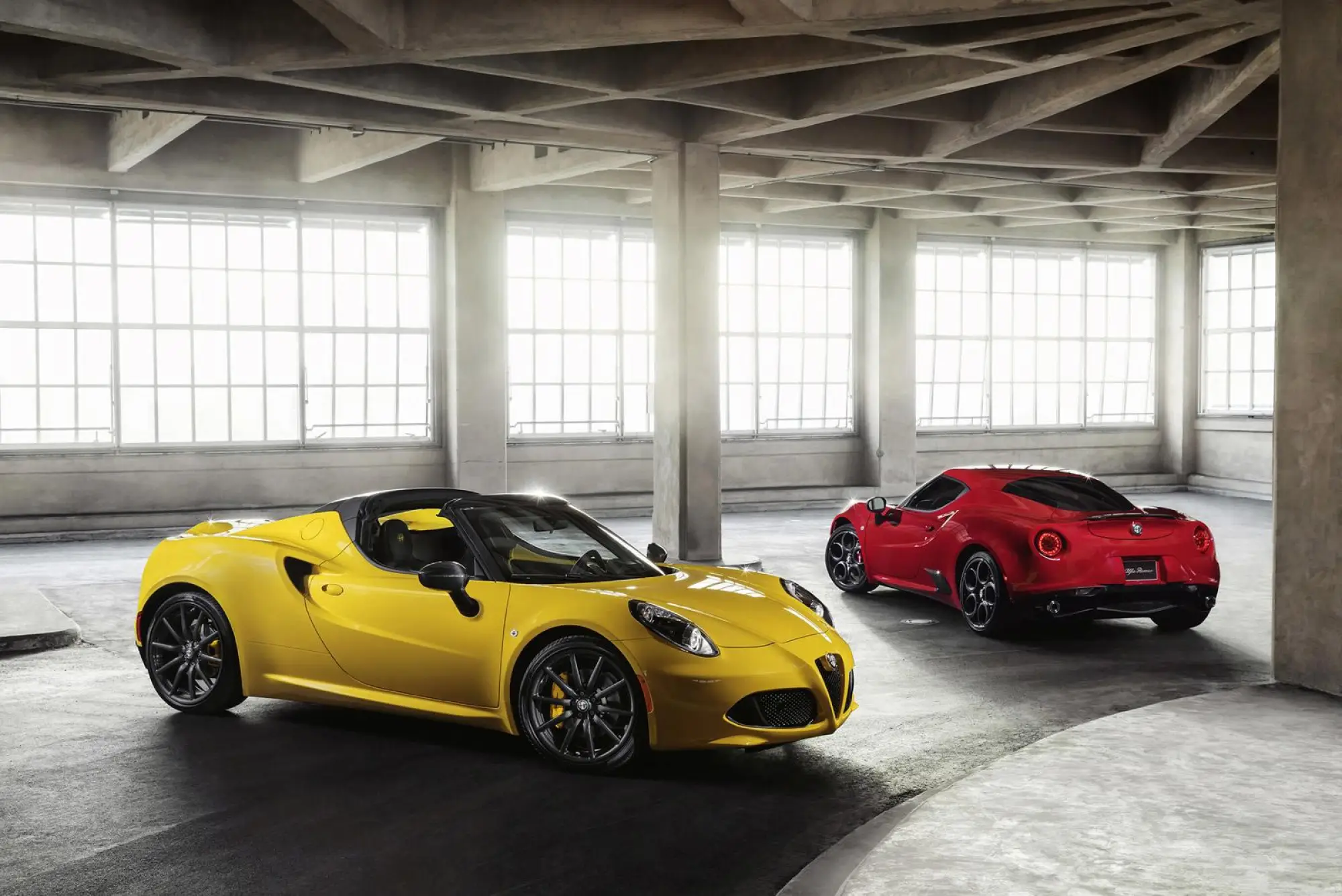 Alfa Romeo 4C Spider   - 65