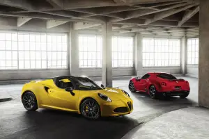 Alfa Romeo 4C Spider   - 65