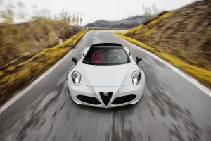 Alfa Romeo 4C Spider   - 70