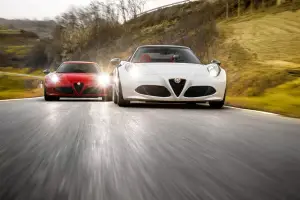 Alfa Romeo 4C Spider   - 75