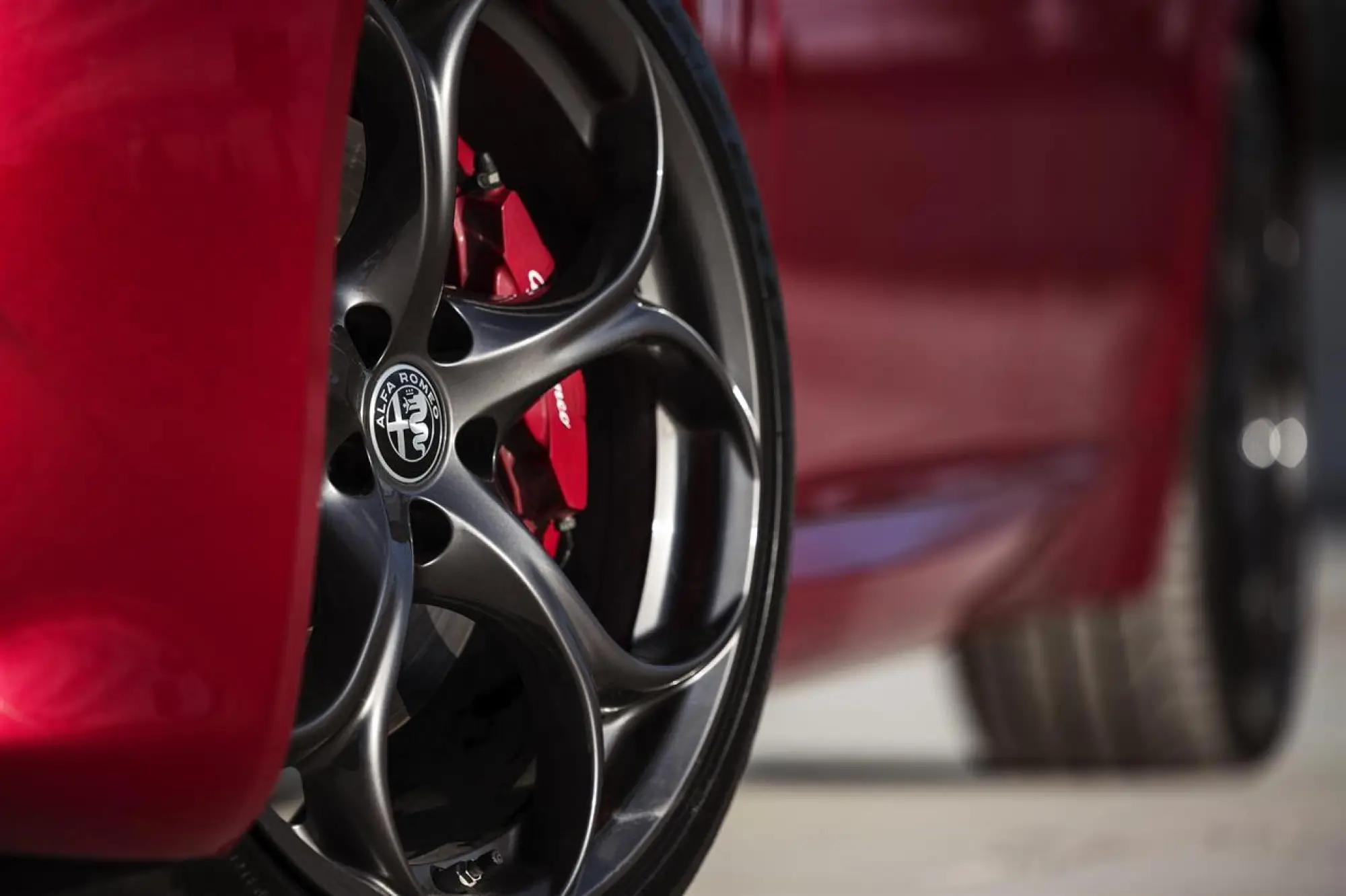 Alfa Romeo Giulia e Stelvio Nero Edizione - 10