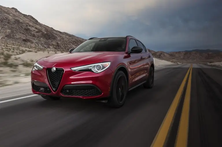 Alfa Romeo Giulia e Stelvio Nero Edizione - 12