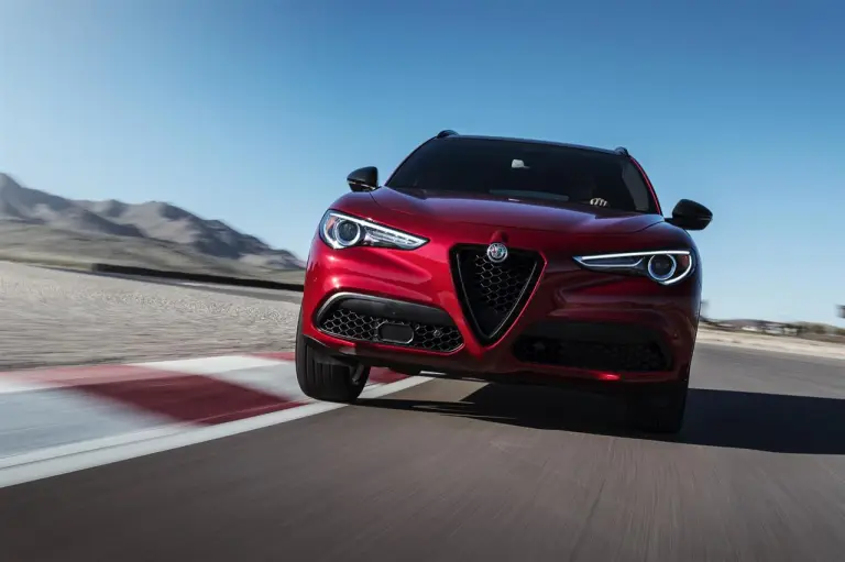 Alfa Romeo Giulia e Stelvio Nero Edizione - 15