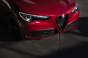 Alfa Romeo Giulia e Stelvio Nero Edizione - 19