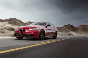 Alfa Romeo Giulia e Stelvio Nero Edizione