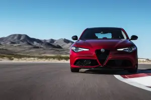 Alfa Romeo Giulia e Stelvio Nero Edizione - 5