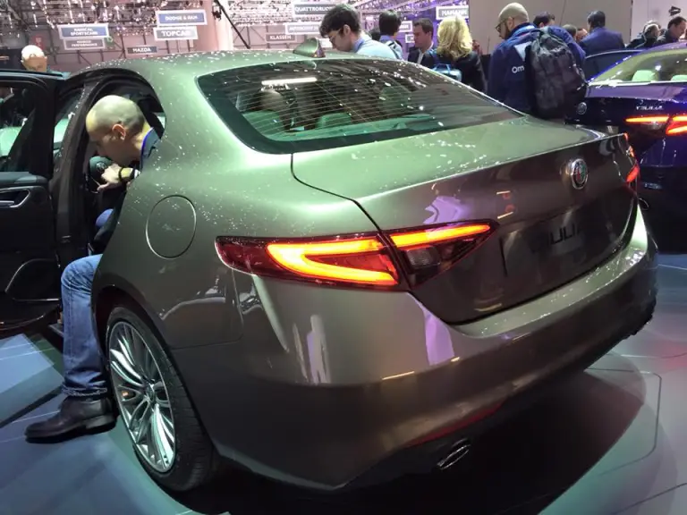 Alfa Romeo Giulia Foto Live - Salone di Ginevra 2016 - 7