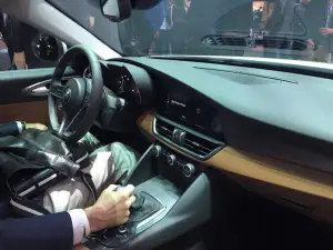 Alfa Romeo Giulia Foto Live - Salone di Ginevra 2016