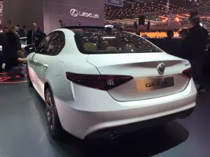 Alfa Romeo Giulia Foto Live - Salone di Ginevra 2016