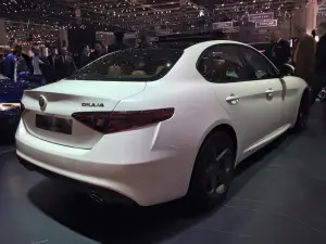 Alfa Romeo Giulia Foto Live - Salone di Ginevra 2016