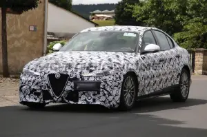 Alfa Romeo Giulia - Foto spia 16-07-2015 - 2