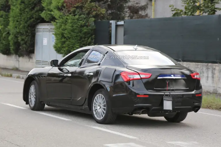Alfa Romeo Giulia - foto spia (agosto 2014) - 8