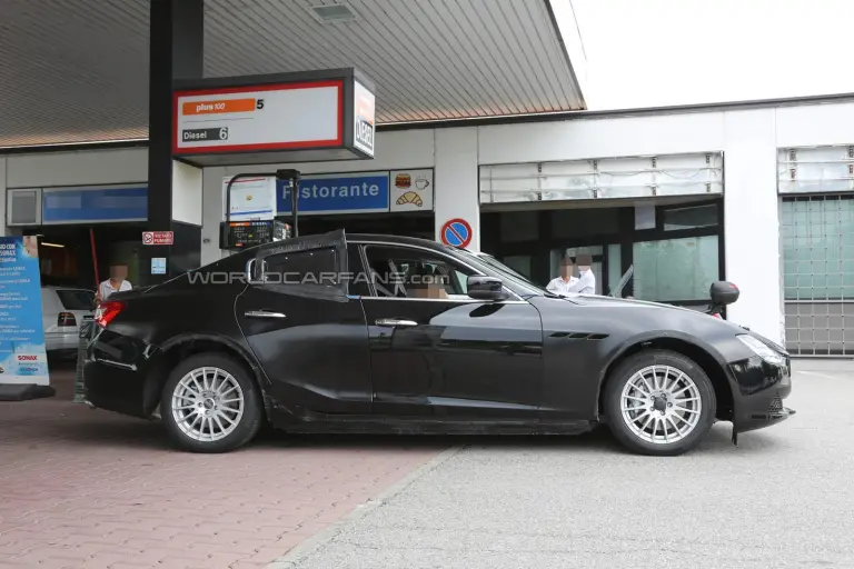 Alfa Romeo Giulia - foto spia (agosto 2014) - 9