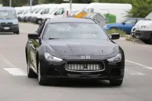 Alfa Romeo Giulia - foto spia (agosto 2014) - 15