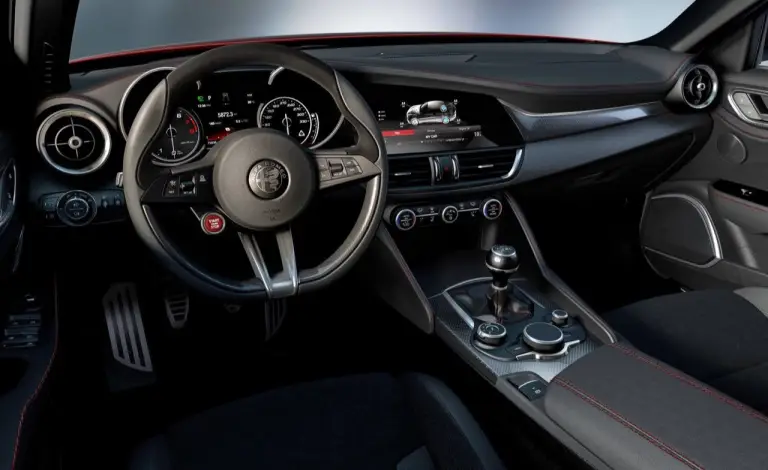 Alfa Romeo Giulia - interni - 2