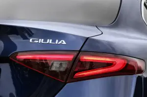 Alfa Romeo Giulia - nuova galleria del modello tradizionale