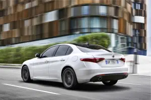 Alfa Romeo Giulia - nuova galleria del modello tradizionale