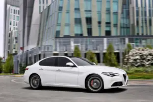 Alfa Romeo Giulia - nuova galleria del modello tradizionale