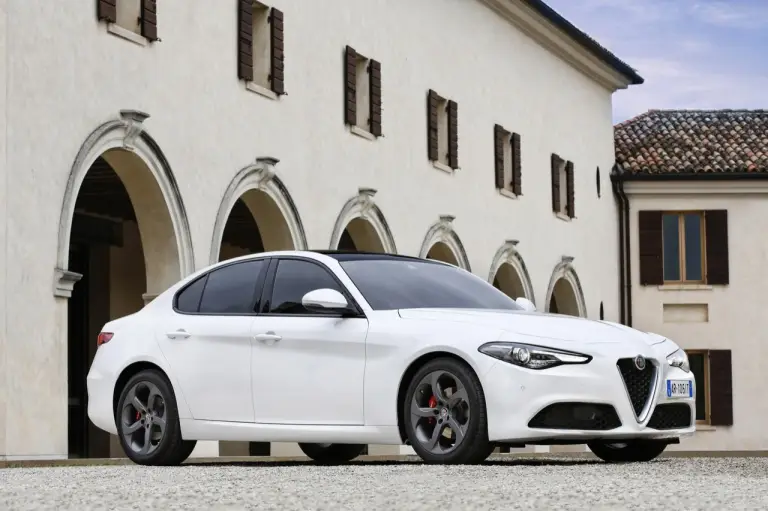Alfa Romeo Giulia - nuova galleria del modello tradizionale - 35