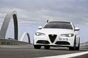 Alfa Romeo Giulia - nuova galleria del modello tradizionale