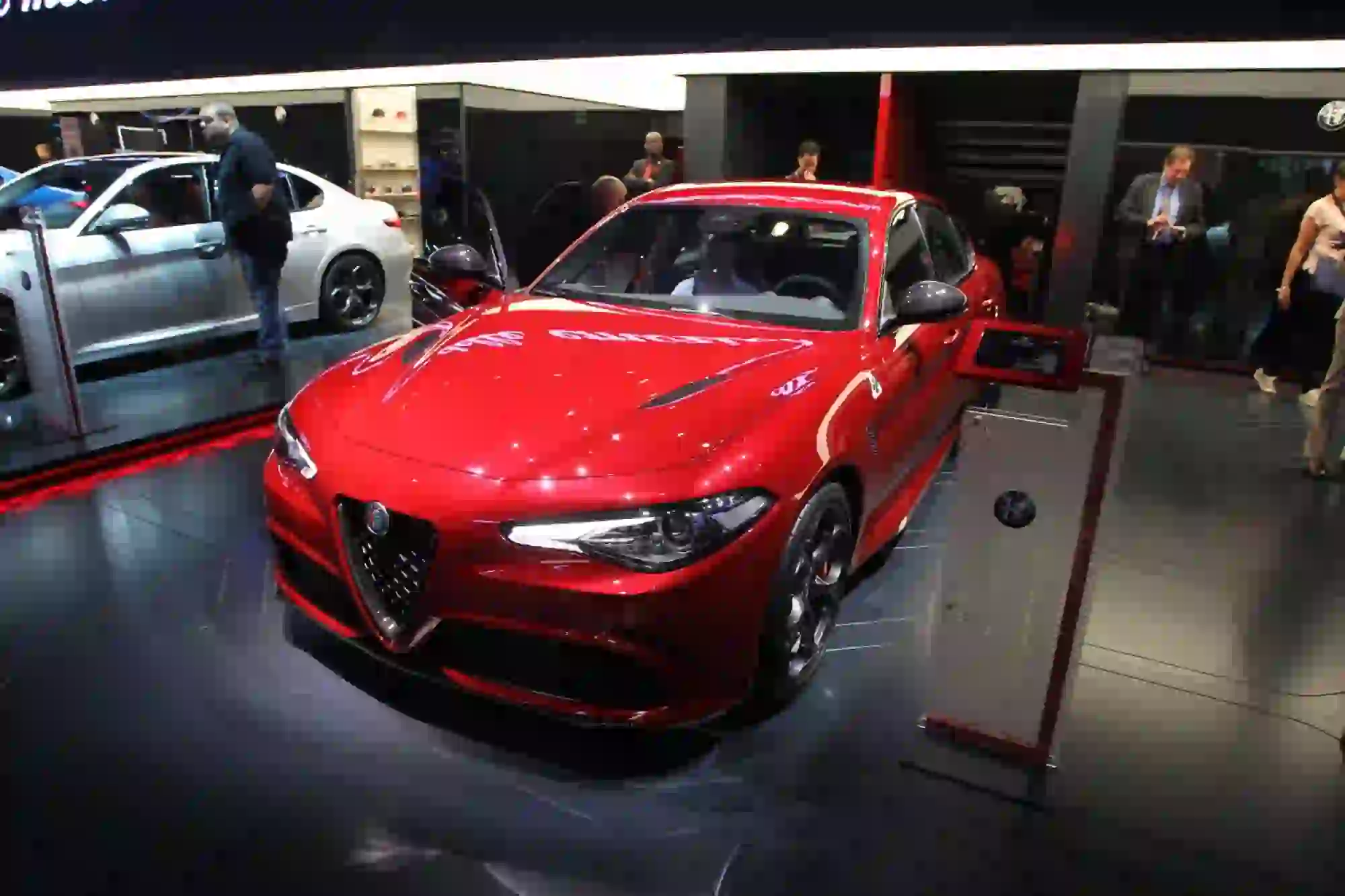 Alfa Romeo Giulia Quadrifoglio Automatica - Salone di Parigi 2016 - 11