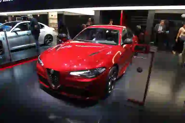 Alfa Romeo Giulia Quadrifoglio Automatica - Salone di Parigi 2016 - 11