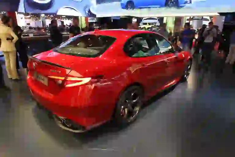 Alfa Romeo Giulia Quadrifoglio Automatica - Salone di Parigi 2016 - 14