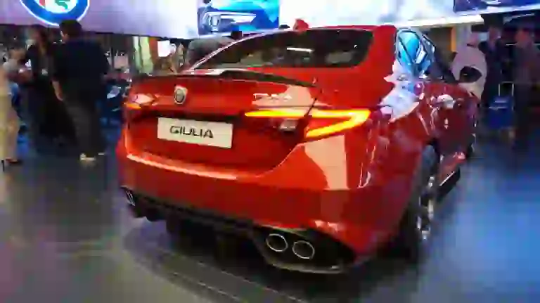 Alfa Romeo Giulia Quadrifoglio Automatica - Salone di Parigi 2016 - 3