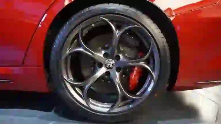 Alfa Romeo Giulia Quadrifoglio Automatica - Salone di Parigi 2016 - 7