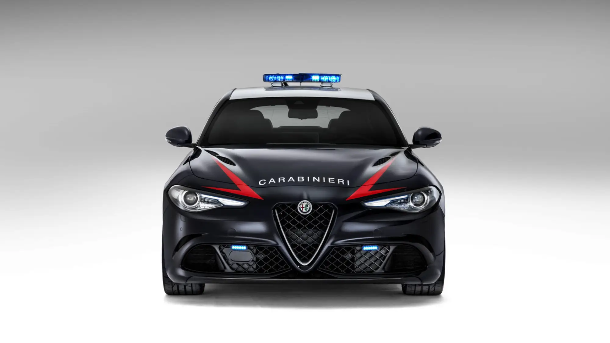 Alfa Romeo Giulia Quadrifoglio Carabinieri - 8