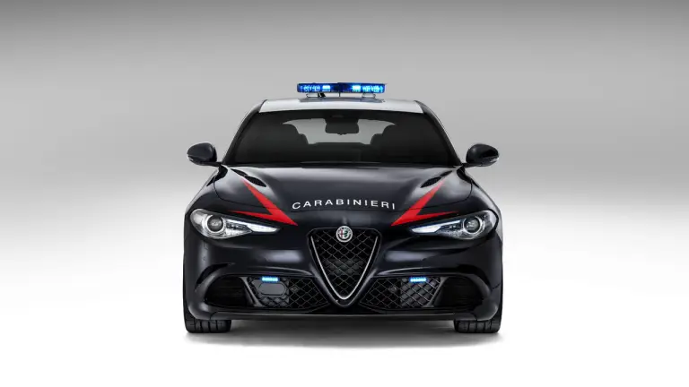 Alfa Romeo Giulia Quadrifoglio Carabinieri - 8