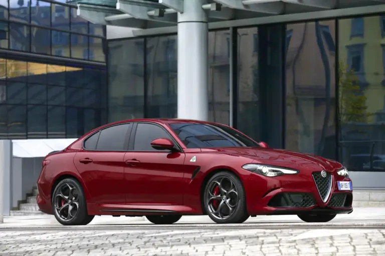 Alfa Romeo Giulia Quadrifoglio - 6