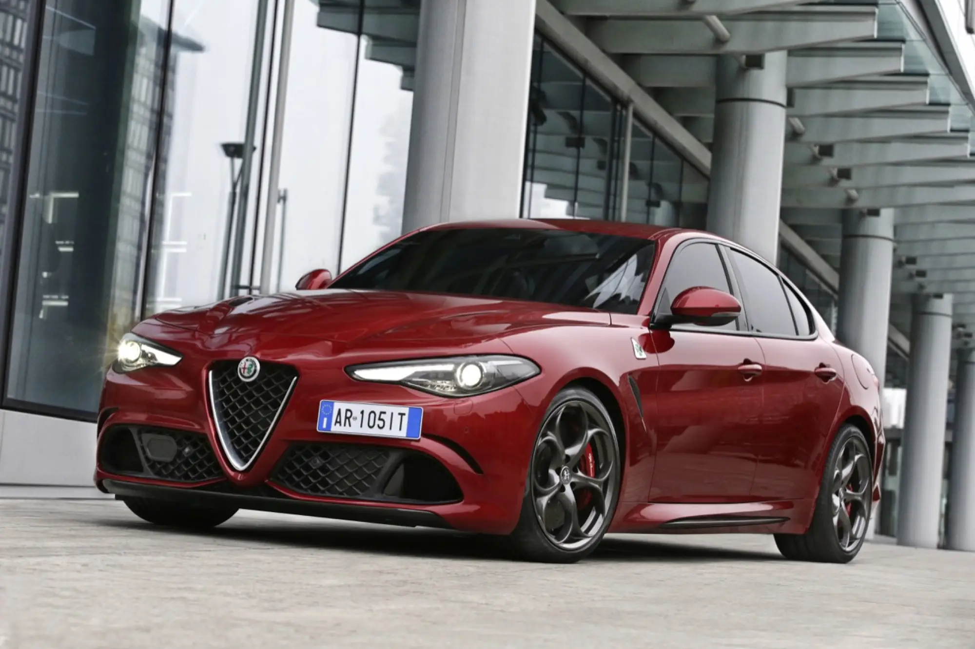 Alfa Romeo Giulia Quadrifoglio - 2